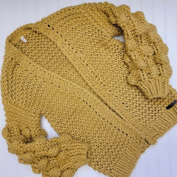 Oversized Chunky Knit Cardigan - Picture 8 of 10